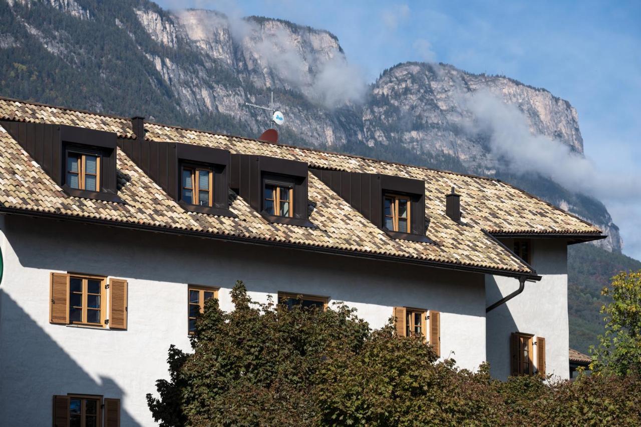 Schmitte Am Sonnenwirtsplatz Eppan In South Tyrol Appiano Sulla Strada Del Vino Exterior foto