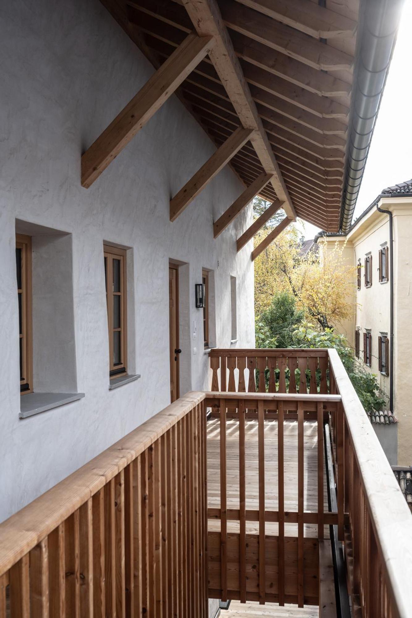 Schmitte Am Sonnenwirtsplatz Eppan In South Tyrol Appiano Sulla Strada Del Vino Exterior foto