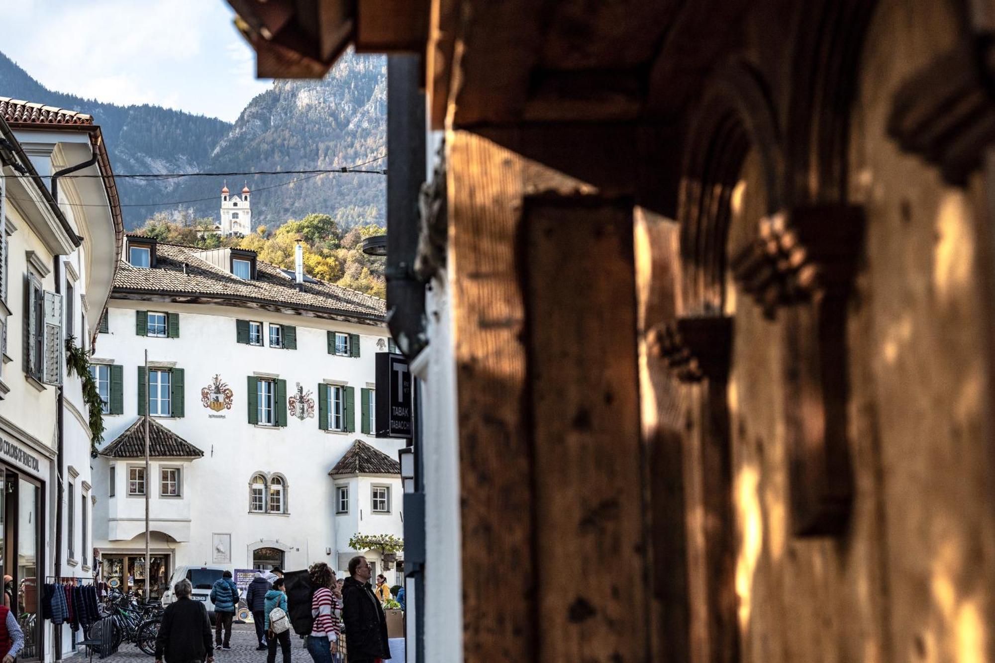 Schmitte Am Sonnenwirtsplatz Eppan In South Tyrol Appiano Sulla Strada Del Vino Exterior foto
